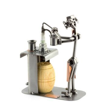 BARKEEPER MIT HOLZFAß - SCHRAUBENMÄNNCHEN