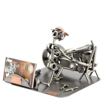 MOTORRADMECHANIKER MIT VISITENKARTEN-HALTER